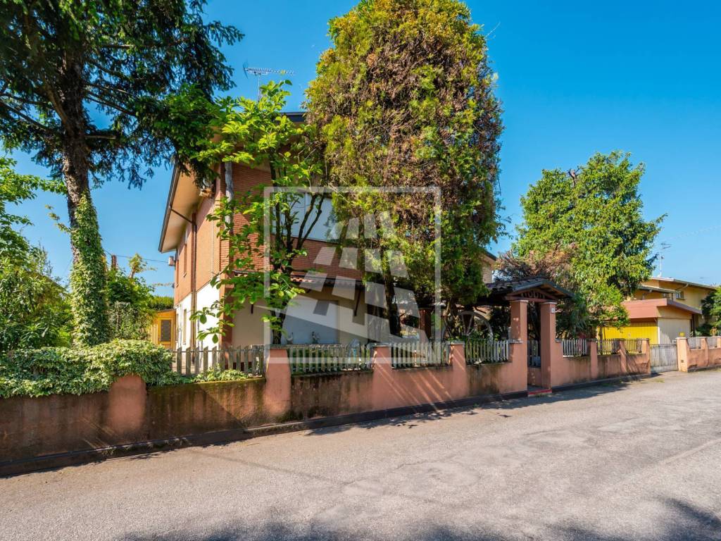 Villa a Bibbiano in Via Fratelli Cervi, 6 - Foto 2