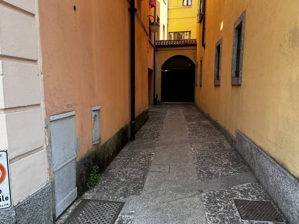 Appartamento a Cantù in Via Alessandro Volta - Foto 2