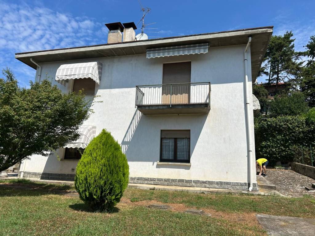 Villa a Malnate in Via Cacciatori delle Alpi - Foto 2