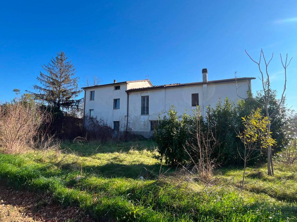 Rustico / casale a Bastia umbra in Via Bucarest, 20 - Foto 2