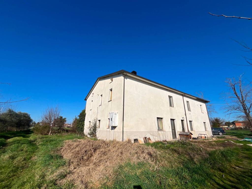 Rustico / casale a Bastia umbra in Via Bucarest, 20 - Foto 3