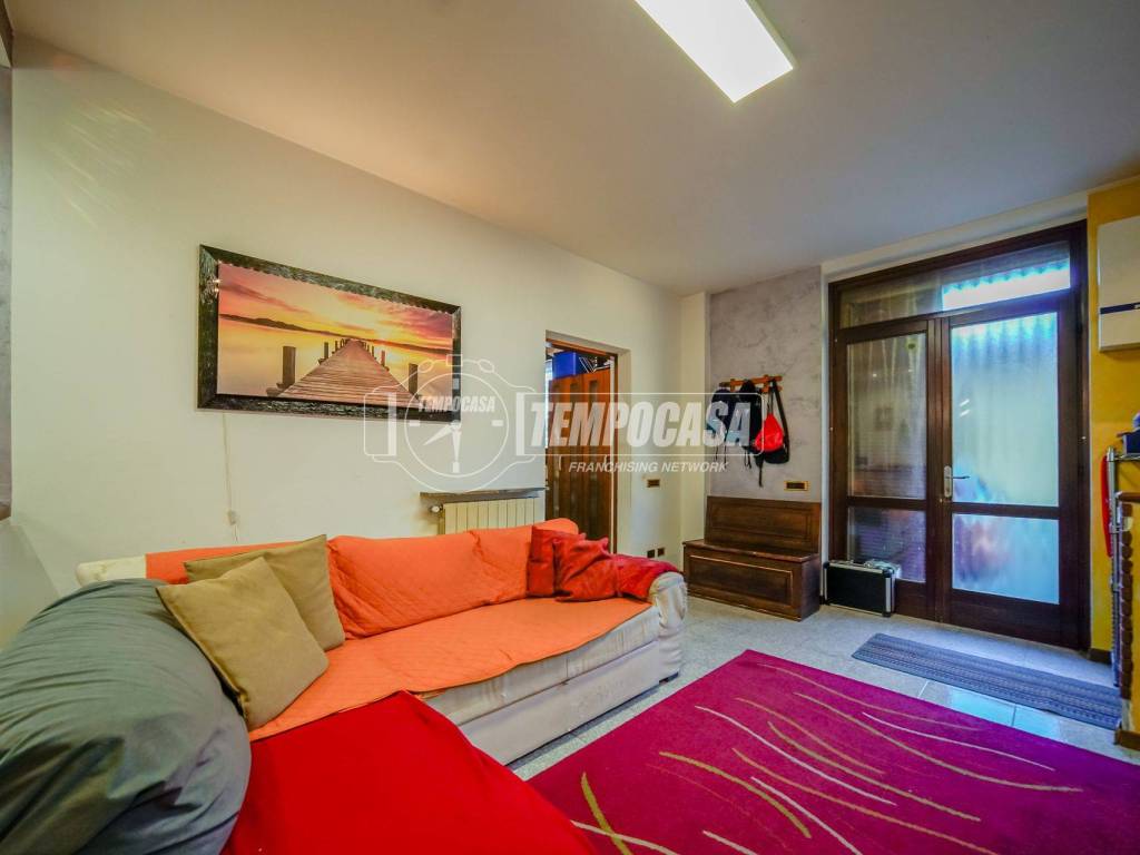 Appartamento a Carnago in Via Monte Grappa 36/E - Foto 3