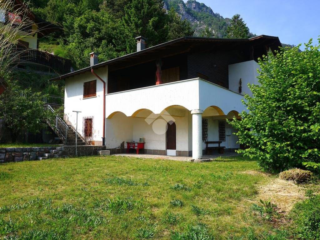 Villa a Molveno in Via Fogazzaro, 4 - Foto 2