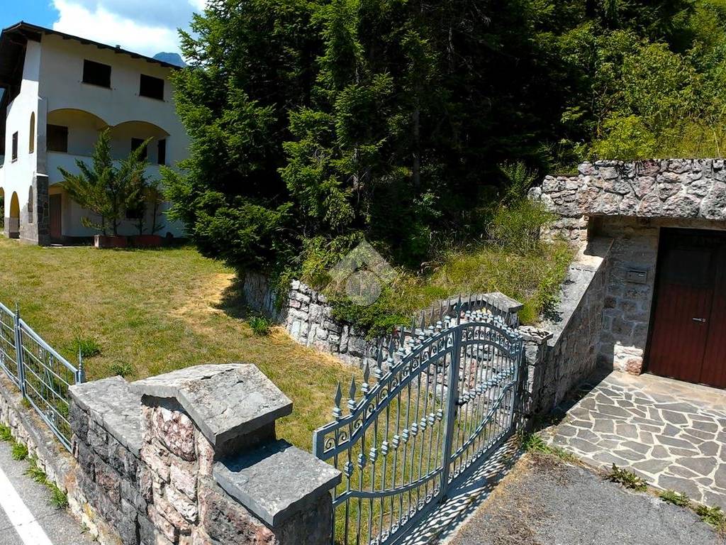 Villa a Molveno in Via Fogazzaro, 4 - Foto 3