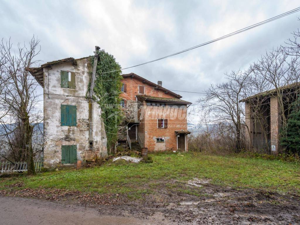 Casa indipendente a Viano in Via Tabiano, 4 - Foto 3