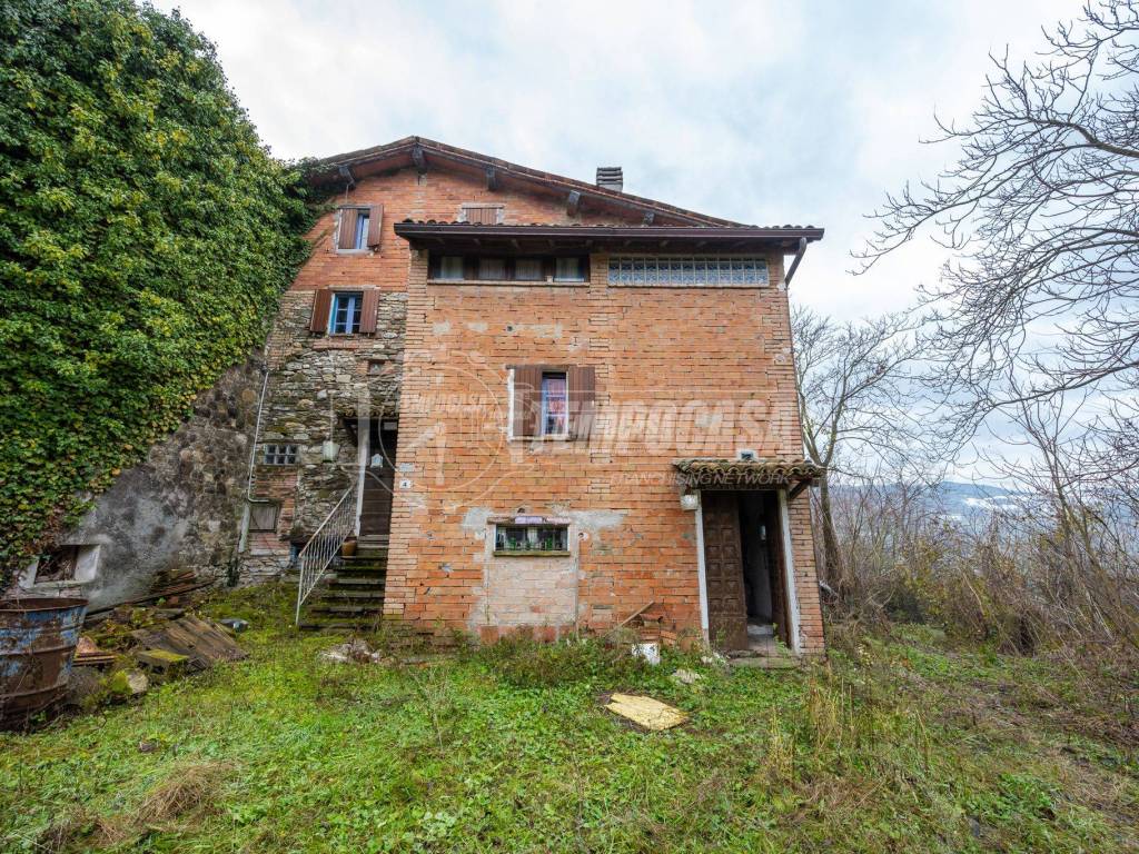 Casa indipendente a Viano in Via Tabiano, 4 - Foto 4