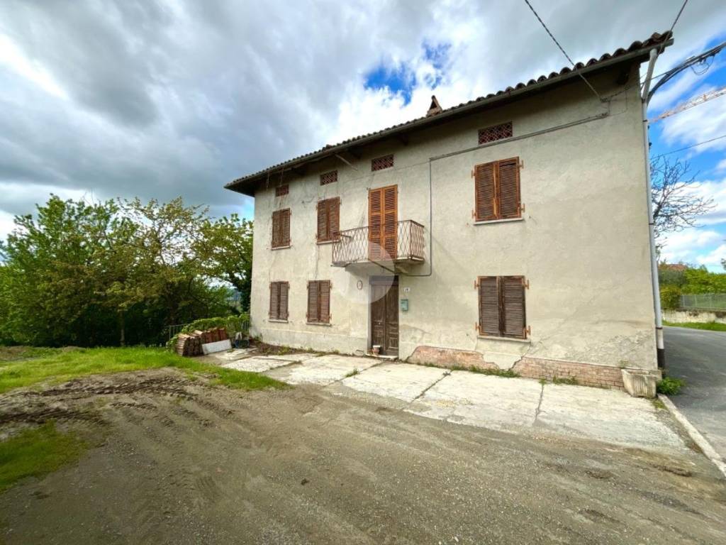 Casa indipendente a Nizza monferrato in Strada San Michele, 26 - Foto 2