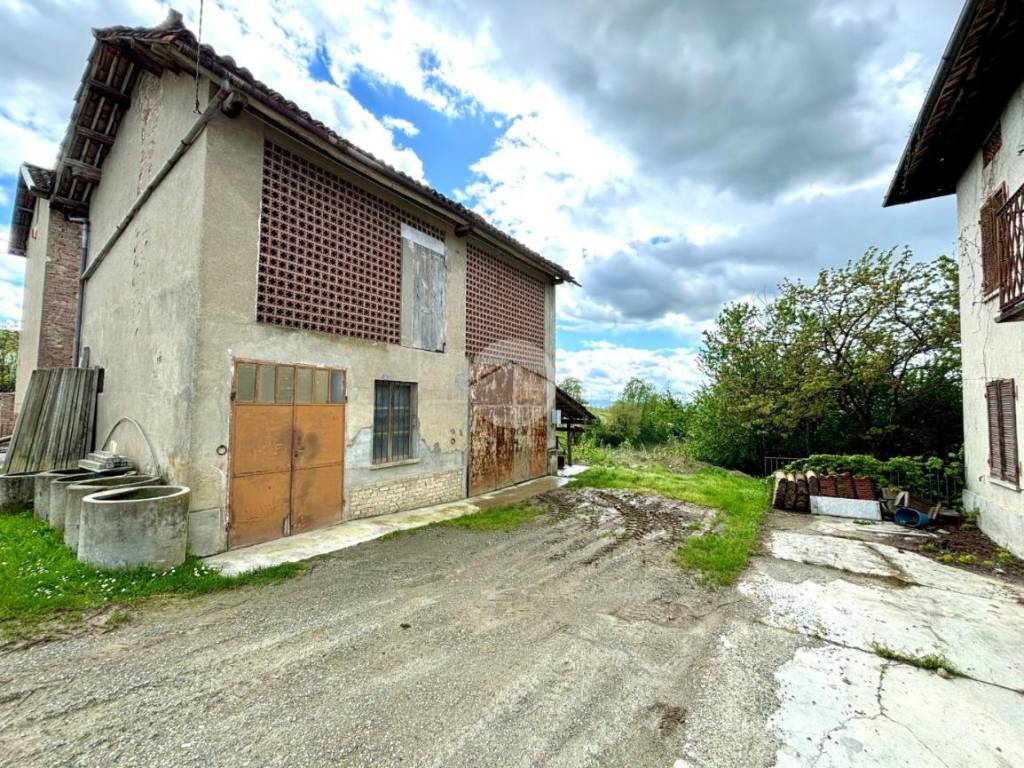 Casa indipendente a Nizza monferrato in Strada San Michele, 26 - Foto 3