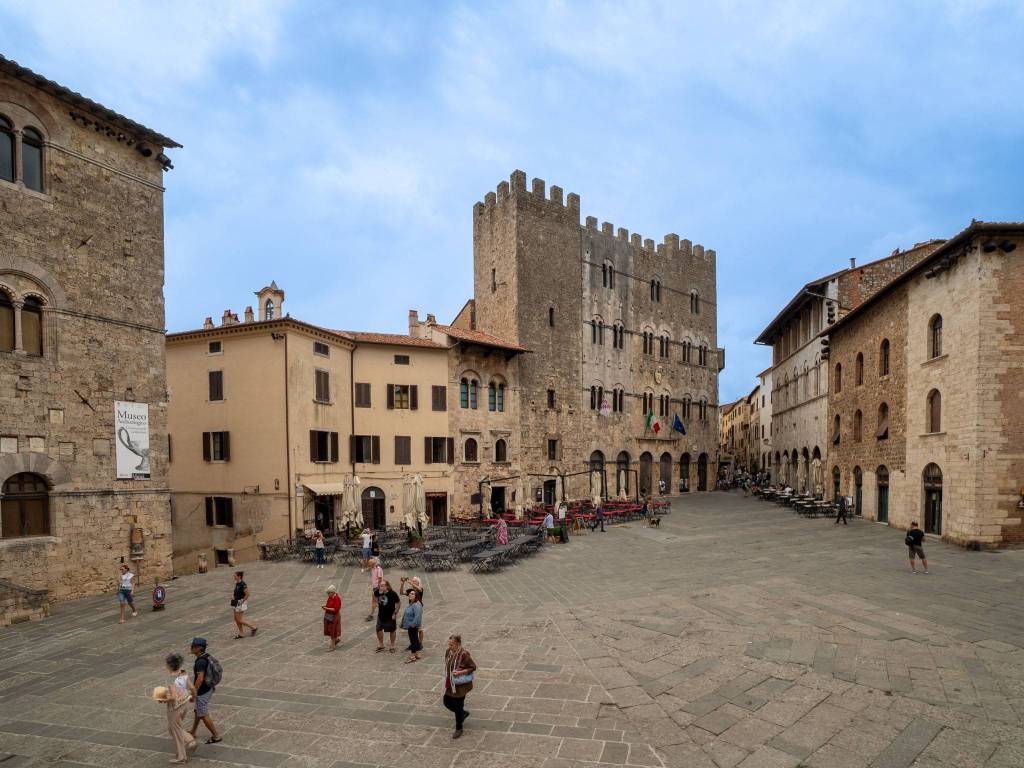 Appartamento a Massa marittima in Piazza Giuseppe Garibaldi - Foto 3