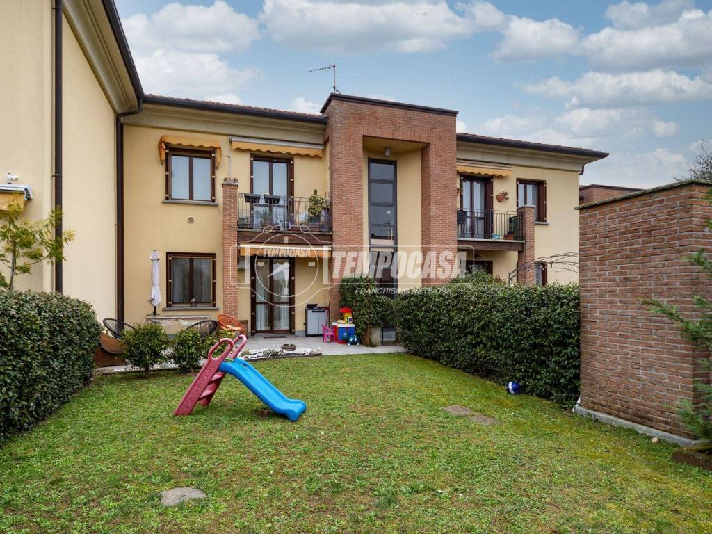 Appartamento a Barzanò in Via Grandi 21/B - Foto 2