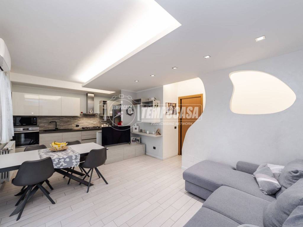 Appartamento a Barzanò in Via Grandi 21/B - Foto 3