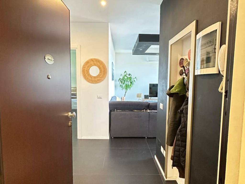 Appartamento a Gavirate in Via Giuseppe Verdi, 29 - Foto 3