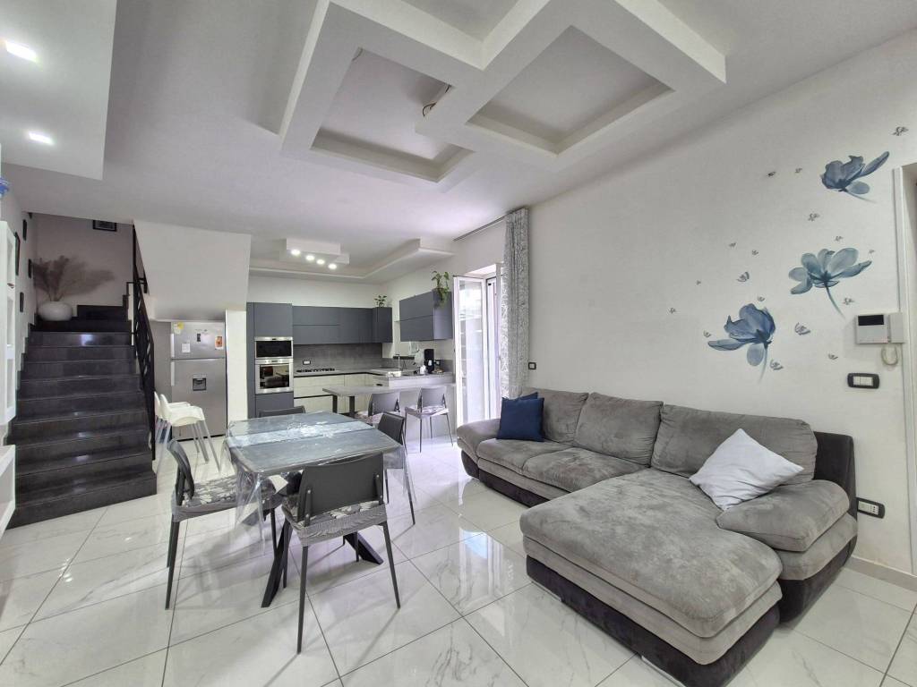 Casa indipendente a Sant'arpino in Via Alessandro Volta, 78 - Foto 4