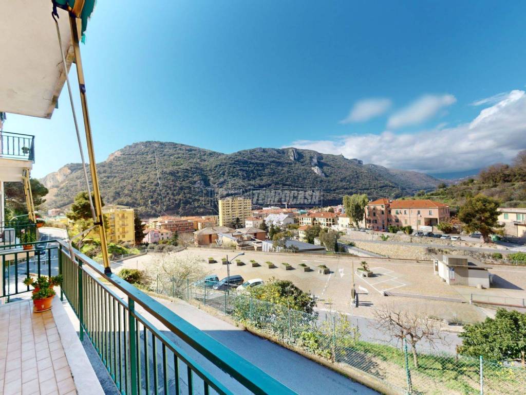 Appartamento a Finale ligure in Via della Pineta - Foto 2