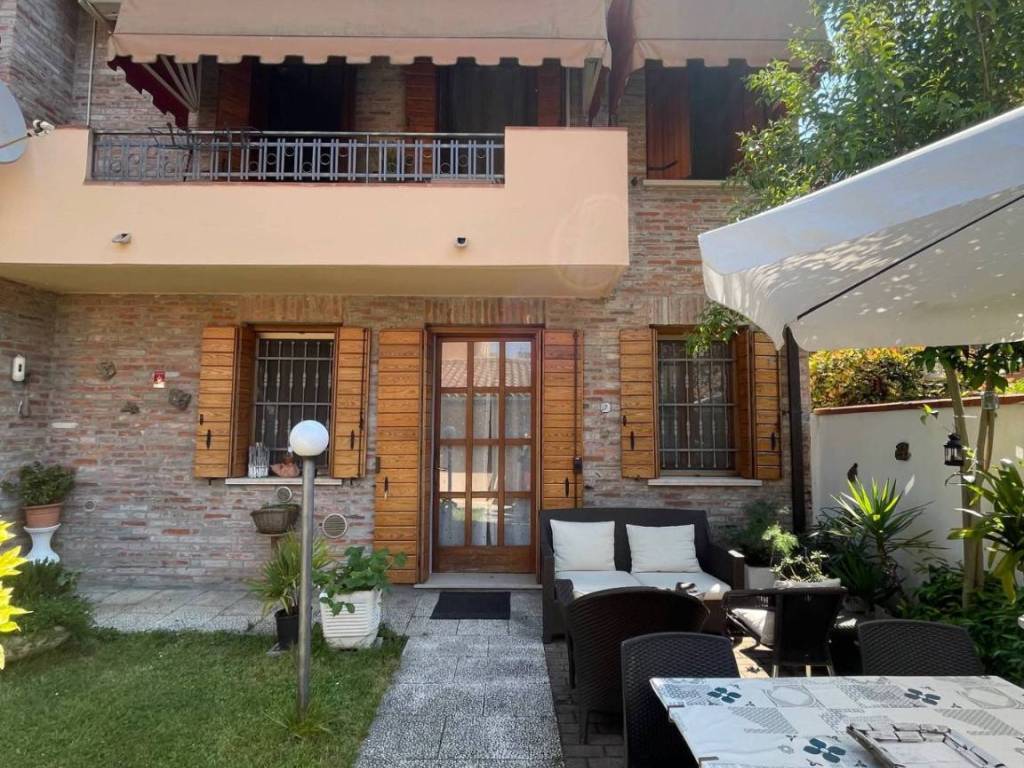 Casa indipendente a Ferrara in Via Don Giuseppe Zanardi - Foto 2