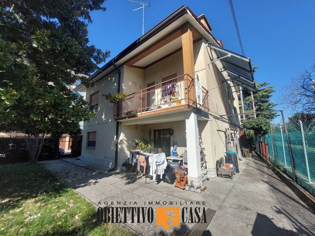 Villa a Ronchi dei legionari in Via Gabriele D'Annunzio, 127 - Foto 3