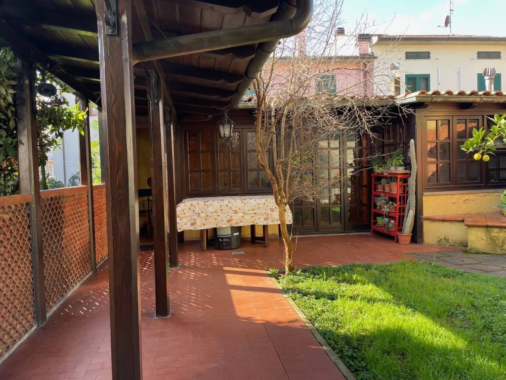 Casa indipendente a Prato in Via Ortigara - Foto 2