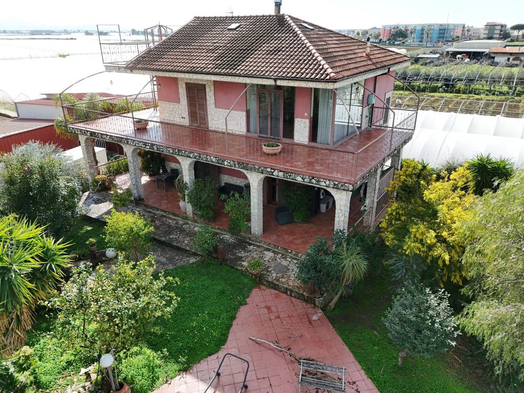 Villa a Battipaglia in Via Santa Lucia - Foto 2