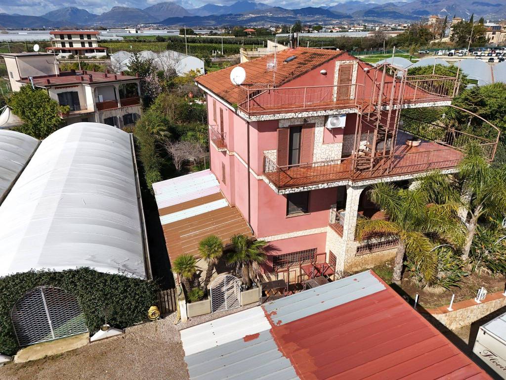 Villa a Battipaglia in Via Santa Lucia - Foto 3