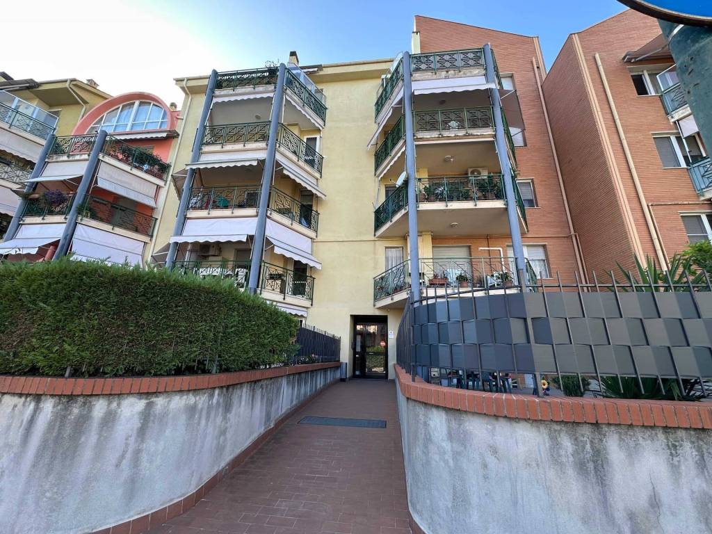 Appartamento a Albenga in Via Nino Bixio - Foto 5