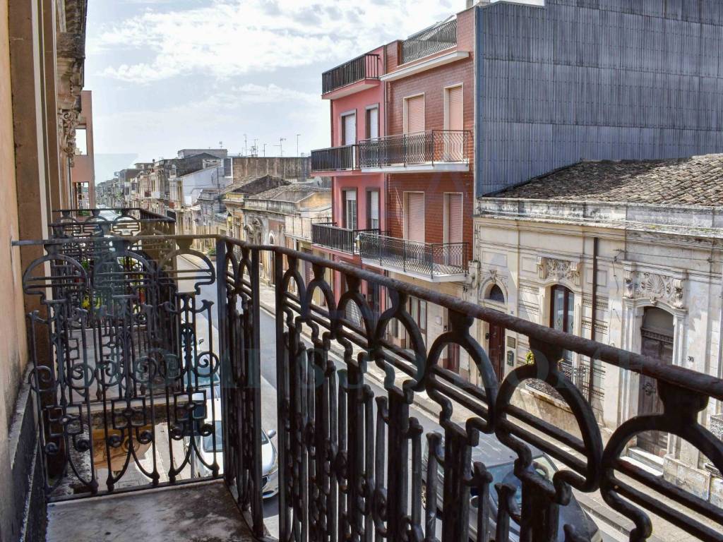 Palazzo / stabile a Canicattini bagni in Via Roma - Foto 4