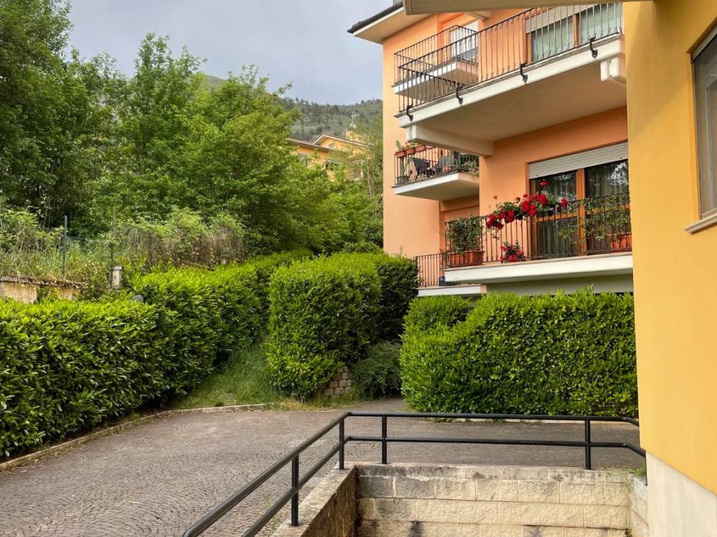 Appartamento a L'aquila in Via Antica Arischia - Foto 4