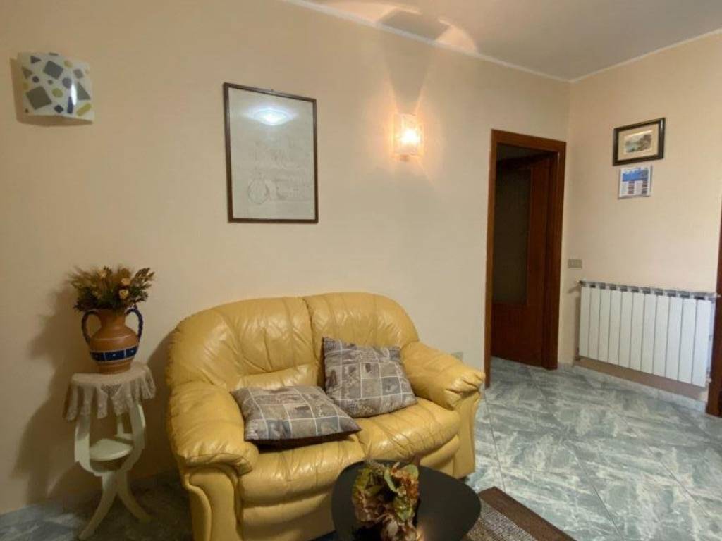 Appartamento a Fondi in Via Virgilio - Foto 2