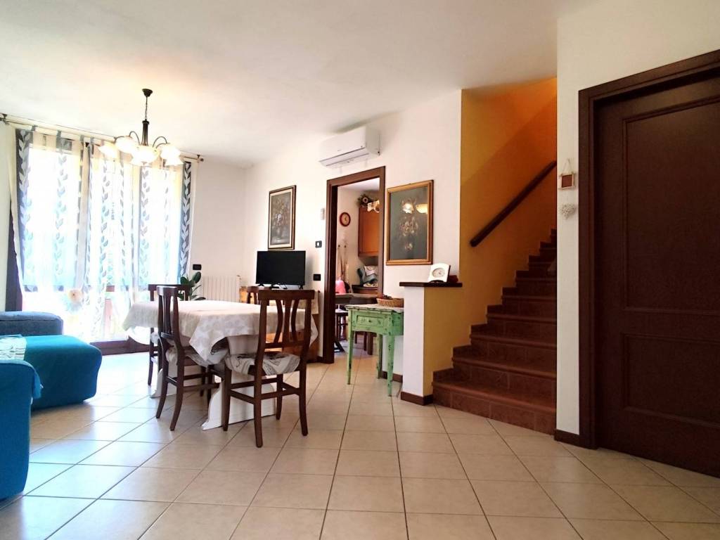 Villetta a schiera a Reggiolo in Via Tampellini - Foto 2