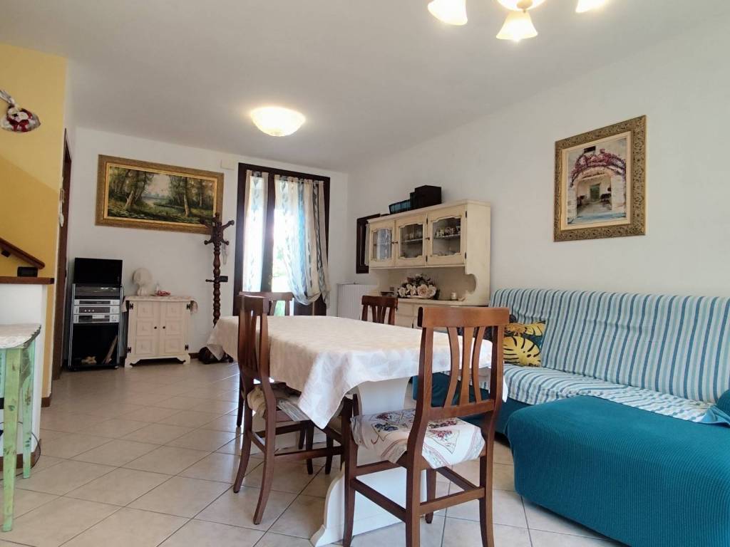 Villetta a schiera a Reggiolo in Via Tampellini - Foto 3