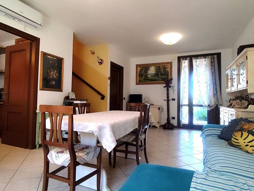 Villetta a schiera a Reggiolo in Via Tampellini - Foto 4