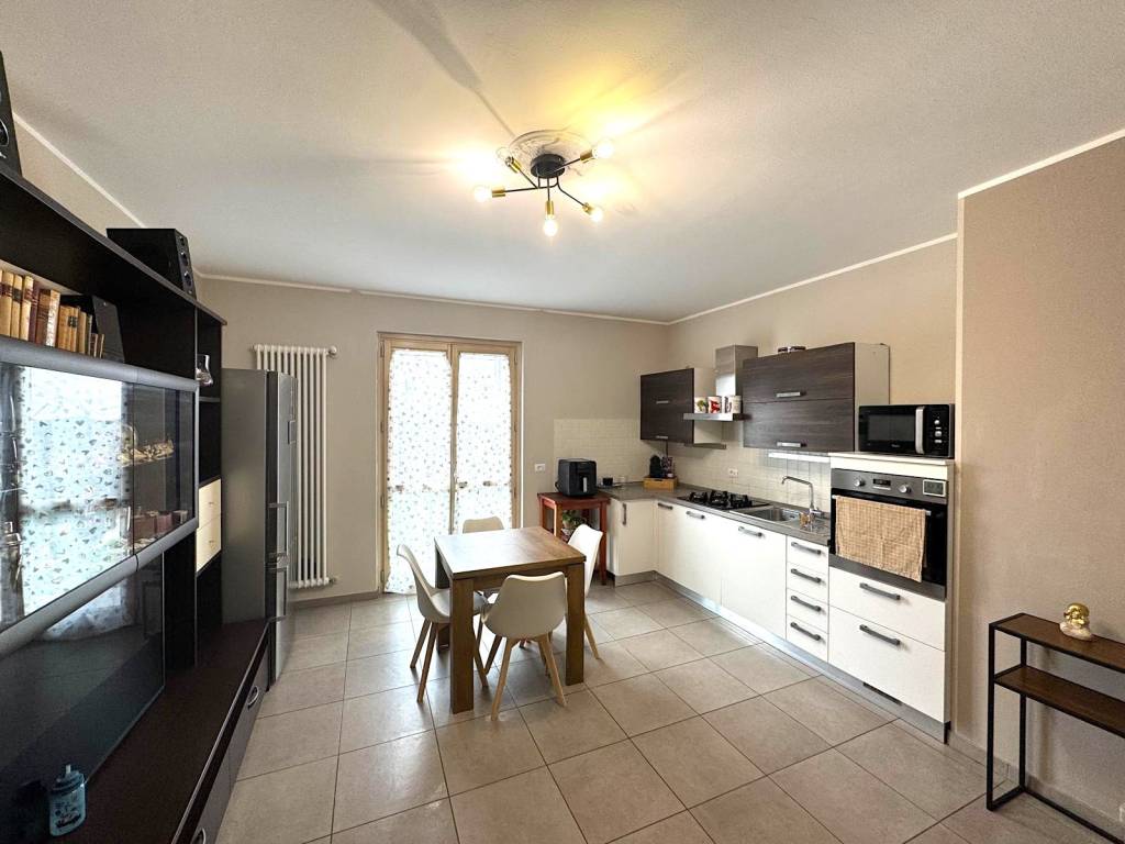 Appartamento a Govone in Via Giuseppe Romita - Foto 2