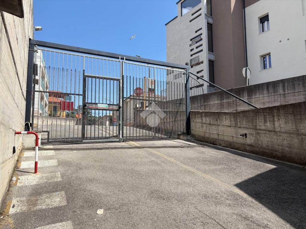 Box / garage a Loano in Box auto Via Monte Pasubio, 5 - Foto 2