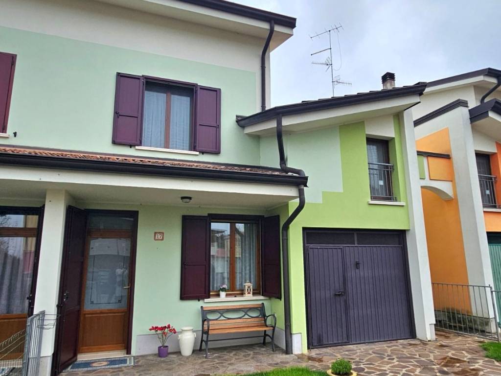 Villetta a schiera a Guastalla in Via Luigi Gonzaga - Foto 4