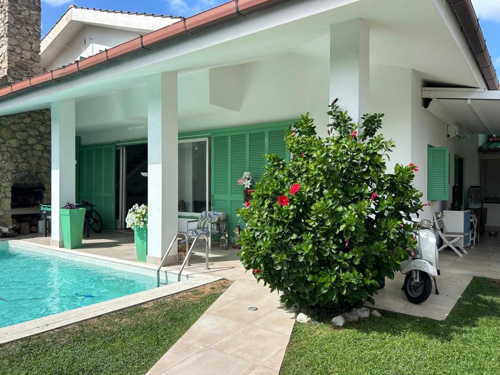 Villa a Ladispoli in Via dell'Ariete, 9 - Foto 2