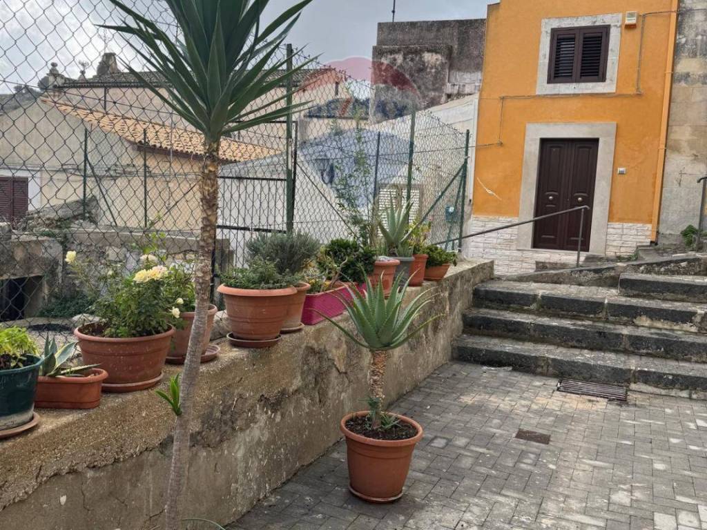 Casa indipendente a Melilli in via vittorio emanuele, 67 - Foto 2