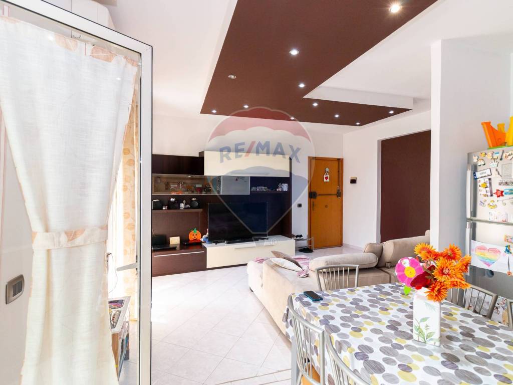 Appartamento a Camporotondo etneo in via antonino corsaro, 2 - Foto 3