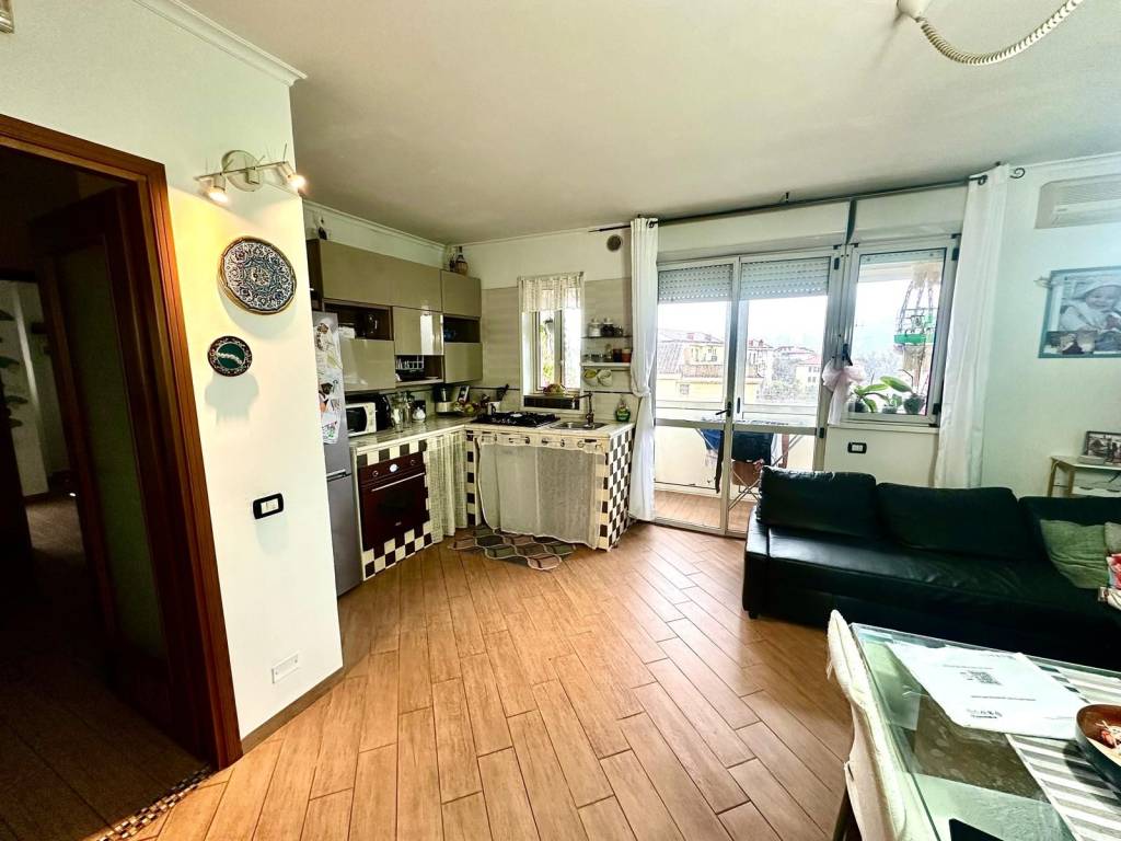 Appartamento a Salerno in Viale Giuseppe Bottiglieri, 6 - Foto 2