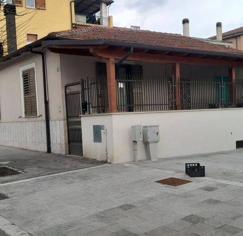 Villa a Avezzano in Via Emanuele Lolli - Foto 2
