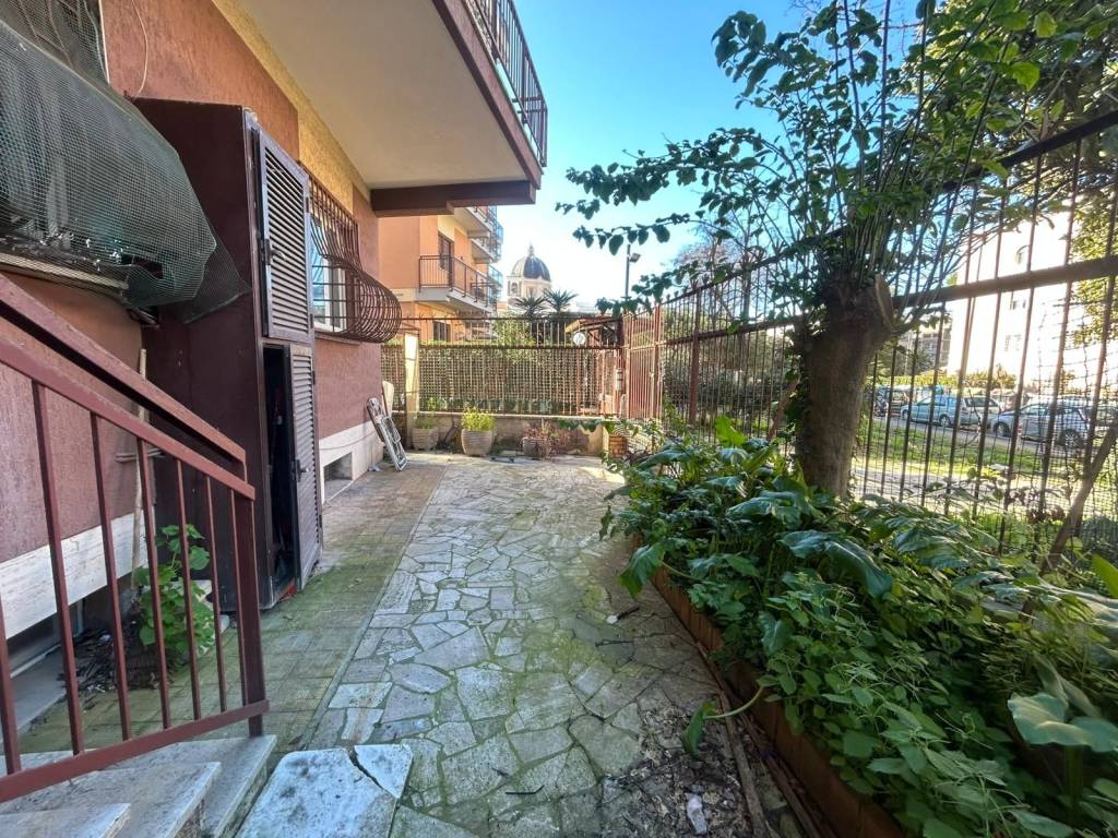 Appartamento a Roma in Viale del Lido - Foto 3