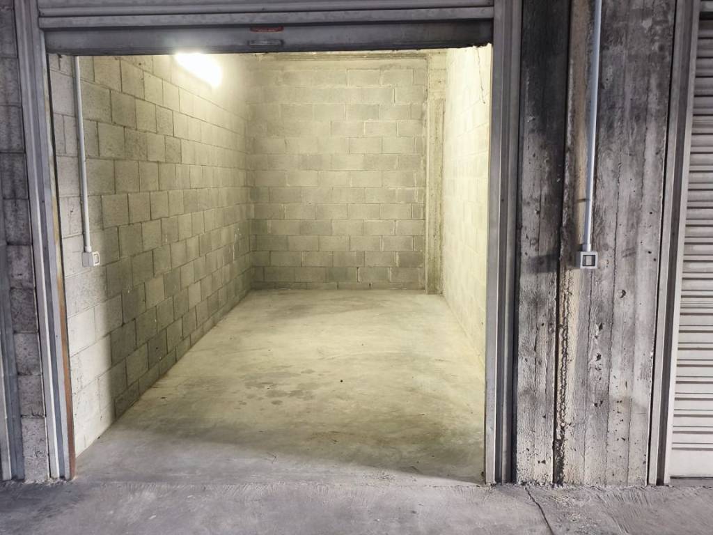 Box / garage a Gallarate in Via Francesco Baracca, 19 - Foto 3