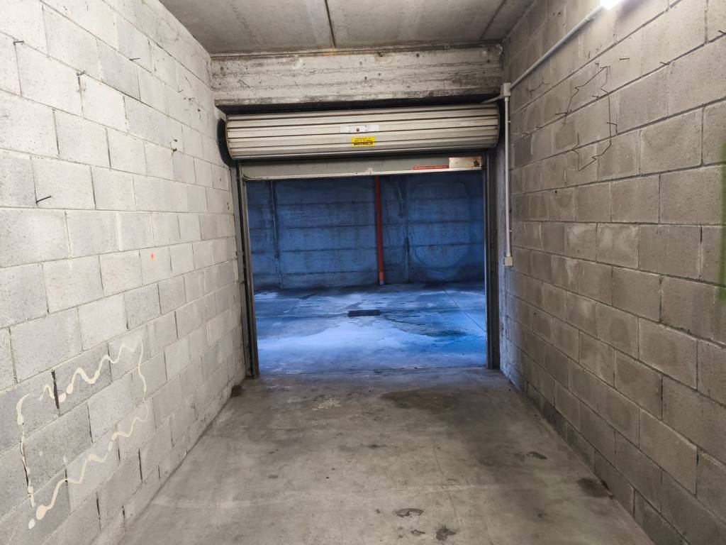 Box / garage a Gallarate in Via Francesco Baracca, 19 - Foto 4