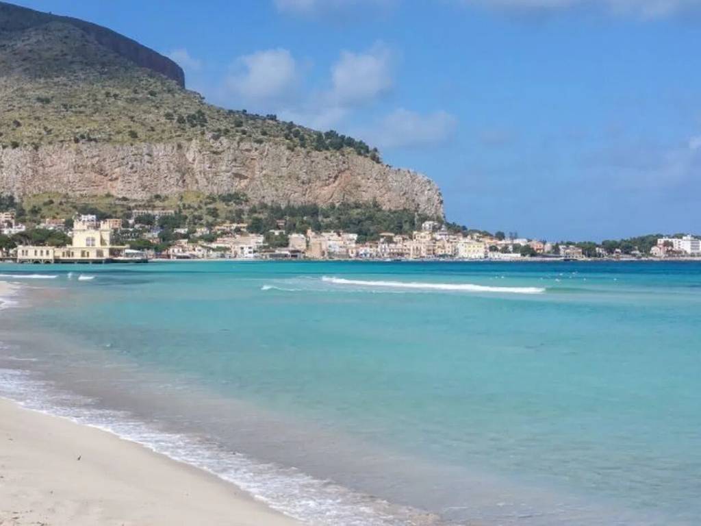 Villa a Palermo in Viale Margherita Di Savoia No Number - Foto 3