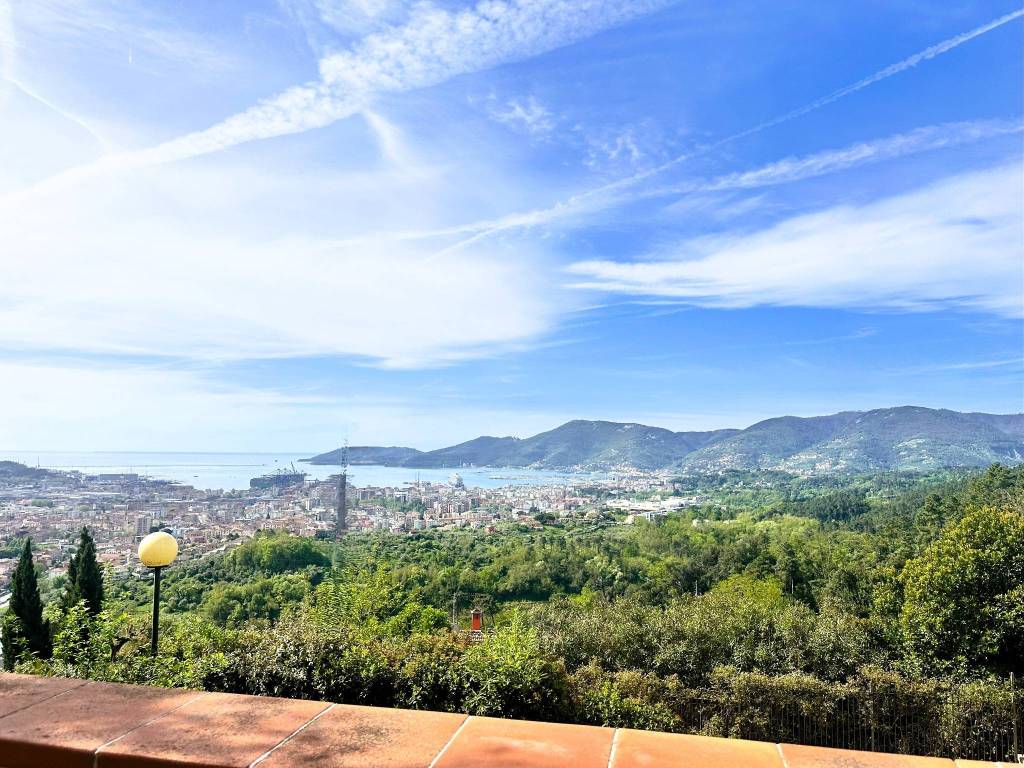 Villa a La spezia in Via Guglielmo Marconi - Foto 2