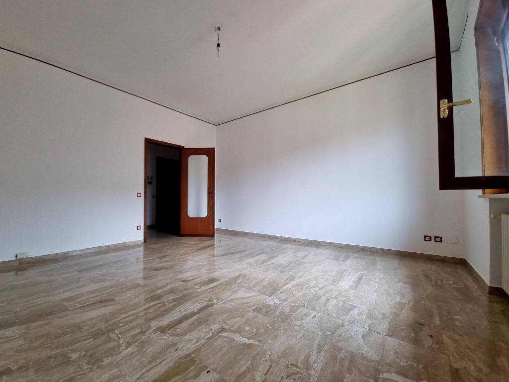 Appartamento a Cremona in Via Ferrante Aporti, 8 - Foto 2
