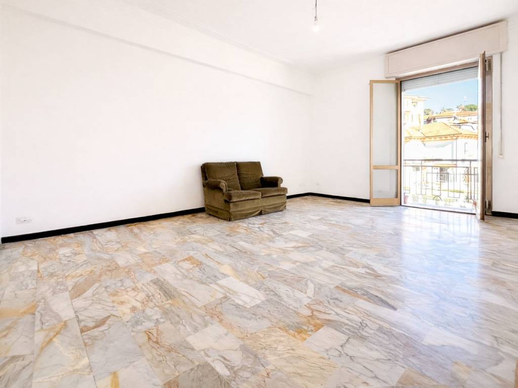 Appartamento a Imperia in Viale Giacomo Matteotti, 115 - Foto 2