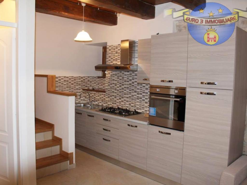 Casa indipendente a Ascoli piceno in Via della Piazzarola - Foto 2