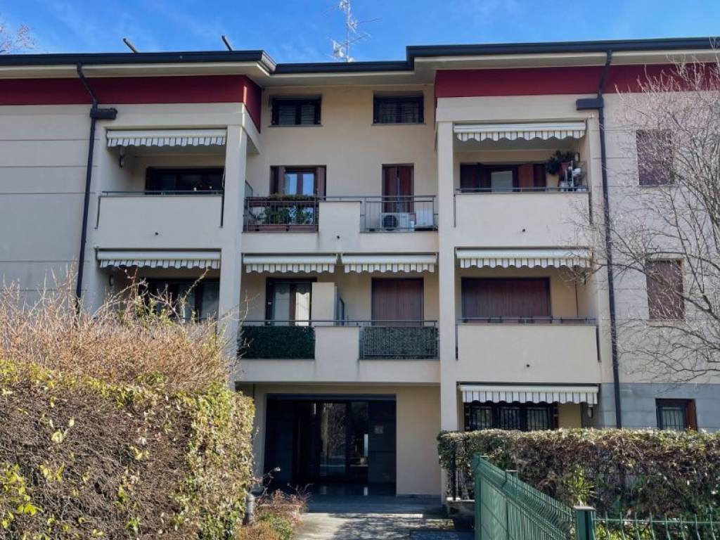Appartamento a Lesmo in Via Giovanni Pascoli, 3 - Foto 2