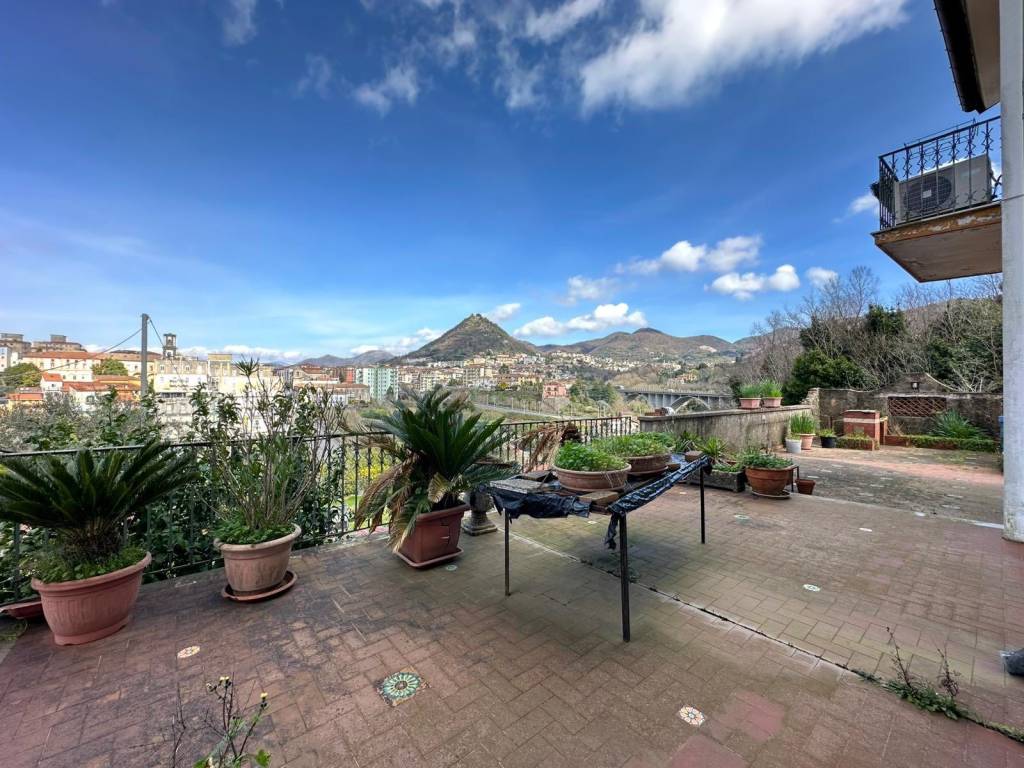 Villa a Cava de' tirreni in Via Gaetano Cinque - Foto 4