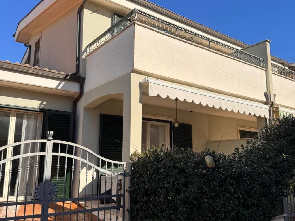 Villa a Anzio in Via Lombardia, 104 - Foto 2