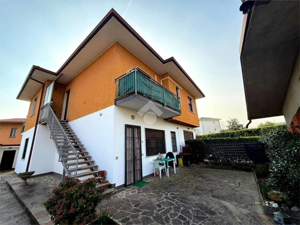Villa a Rovato in Via Patrioti, 1 - Foto 2